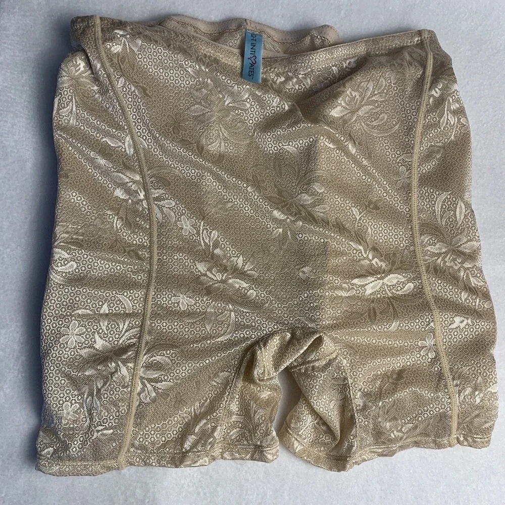 NWT Q-T Intimates Beige Nude Body Shaper Shorts Shapewear Booty Pads Size 1X XL‎